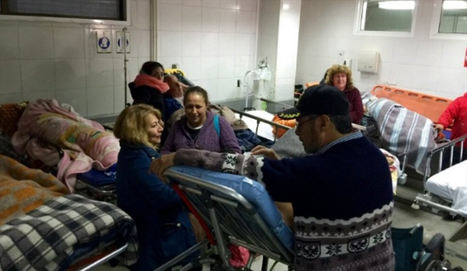 Servicio de urgencia del Hospital San José colapsa en la madrugada debido a hospitalizaciones