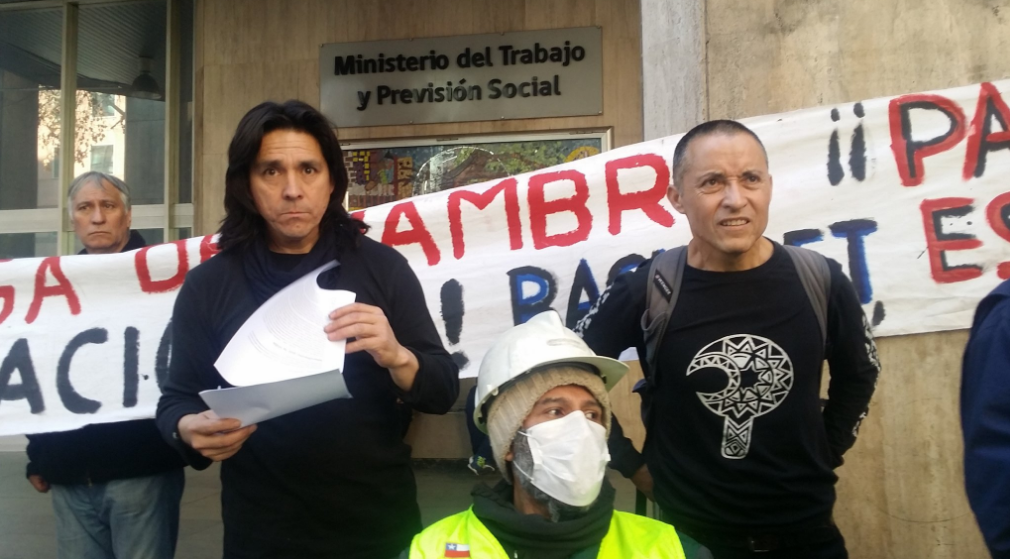 Trabajador en huelga de hambre por 91 días en alerta ante desalojo ordenado por Orrego