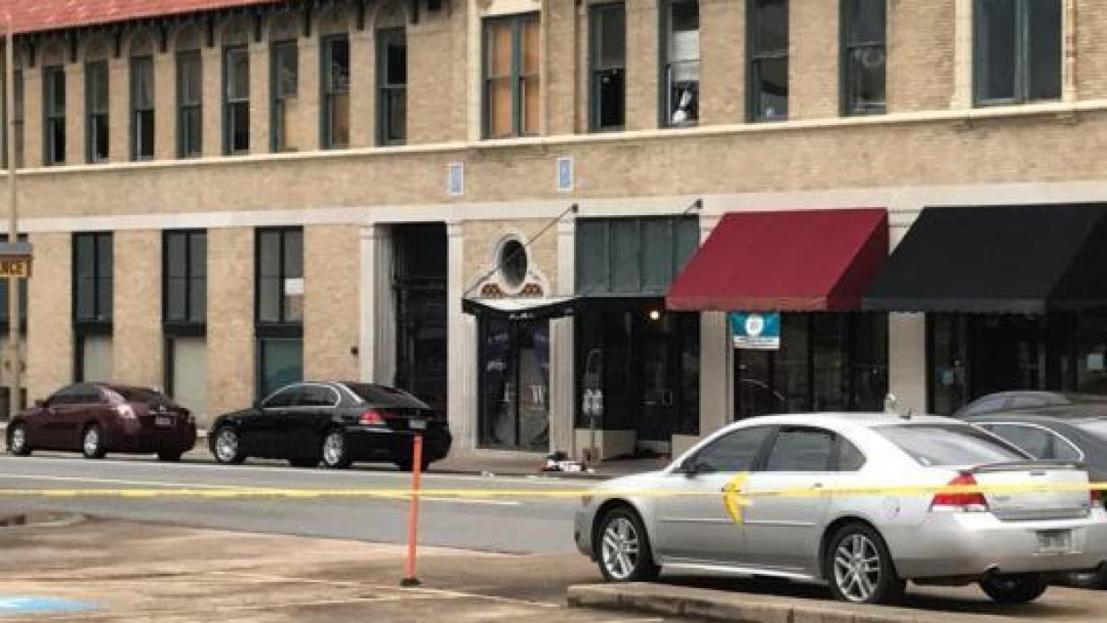 Al menos 28 personas resultaron heridas a bala en una pelea de bar en Little Rock