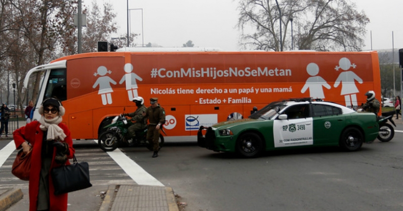 Bus de «grupos evangélicos» circulará por Concepción: Movilh llama a manifestarse