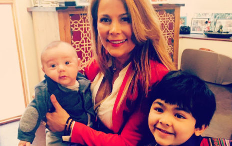 ¡Es adorable! El pequeño hijo de Cathy Barriga y sus primeros pasos