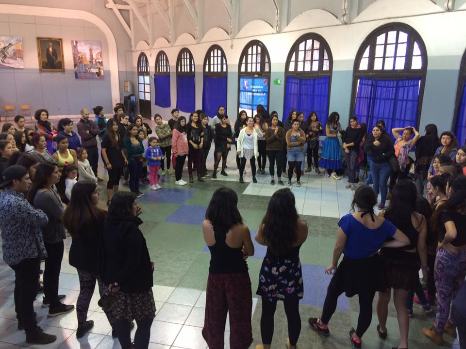 Educación más allá de lo formal: La experiencia de las escuelas abiertas de Valparaíso