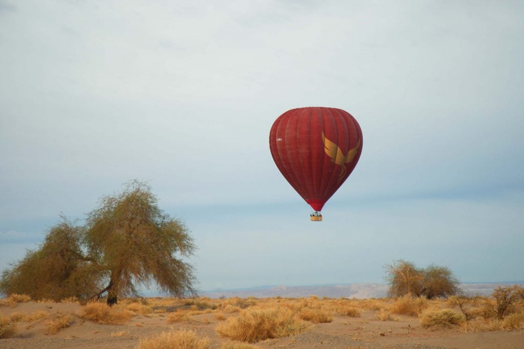 San Pedro de Atacama: Justicia suspende permisos a globos aeroestáticos y ordena consulta indígena