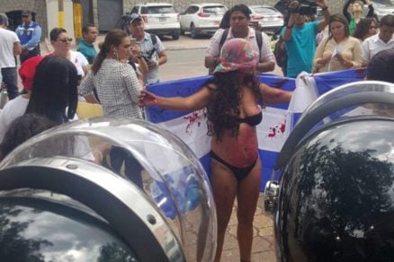 Honduras: mujeres protestan desnudas para que se investiguen los casos de femicidio