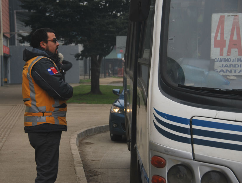 Osorno: Conductor de bus huyó con los pasajeros a bordo para evitar una fiscalización