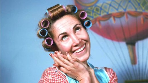 Doña Florinda advierte de los riesgos de aceptar sus “tacitas de café”
