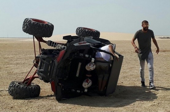 Gerard Piqué protagoniza espectacular accidente en un buggy