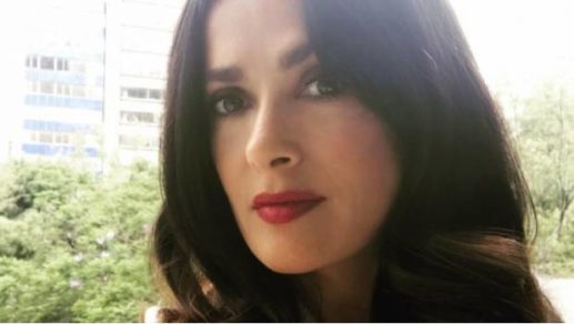 Salma Hayek vacaciona en Costa Rica y vuelve a mostrar su escultural figura en bikini
