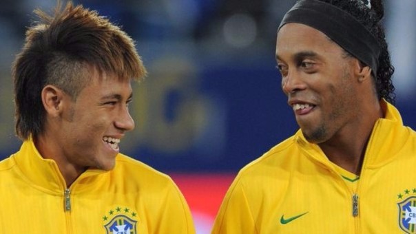 Ronaldinho apuesta por Neymar: «Espero que tome el relevo de Messi y Cristiano»