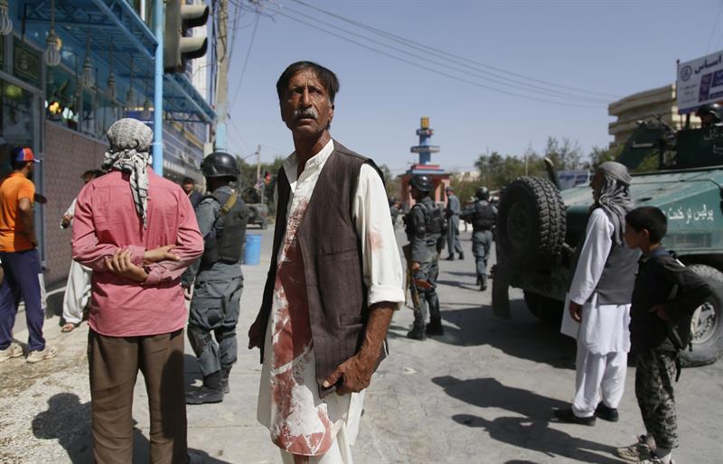 Estado Islámico reivindica atentado contra mezquita chií en Kabul