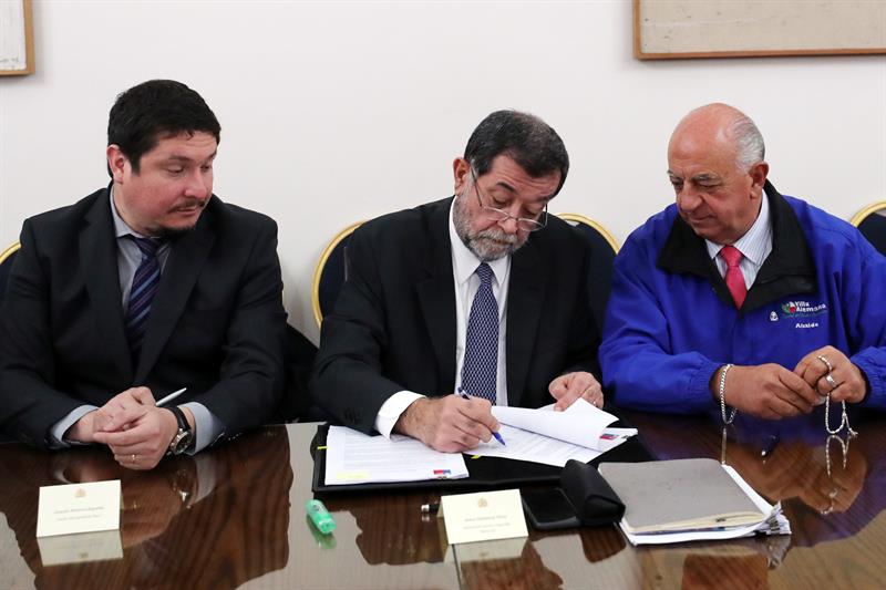 Gobierno y municipios de Villa Alemana y Macul firman convenio para acoger a refugiados sirios