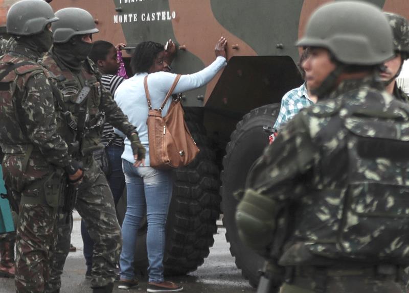 Brasil: Anuncian transferencia de 3.000 policías militares para patrullar calles en Río de Janeiro