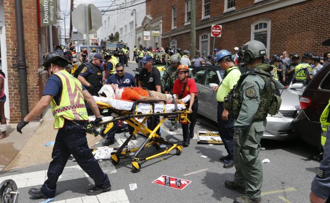 Odio racial: Un muerto y 19 heridos por atropello en Charlottesville tras marcha supremacista blanca