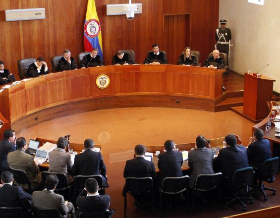 Corrupción: Senador colombiano reconoce sobornos a ex presidente de la Corte Suprema