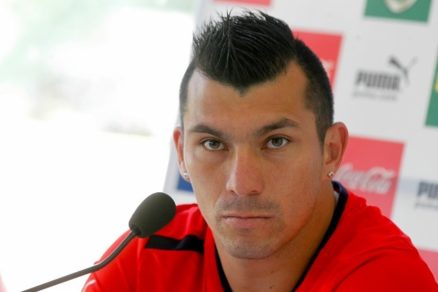 Así fue el enojo de Gary Medel durante la grabación de su primer comercial en Turquía