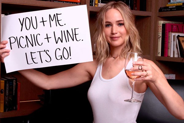 ¿Una cita con Jennifer Lawrence? Actriz busca un acompañante para beber mucho vino por una importante causa [VIDEO]