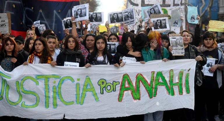 Nuevo asesinato de una adolescente refuerza el grito de «Ni Una Menos» en Argentina