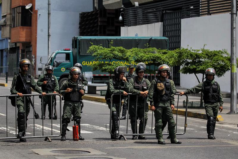 Al menos siete personas detenidas por toma de cuartel militar en Venezuela