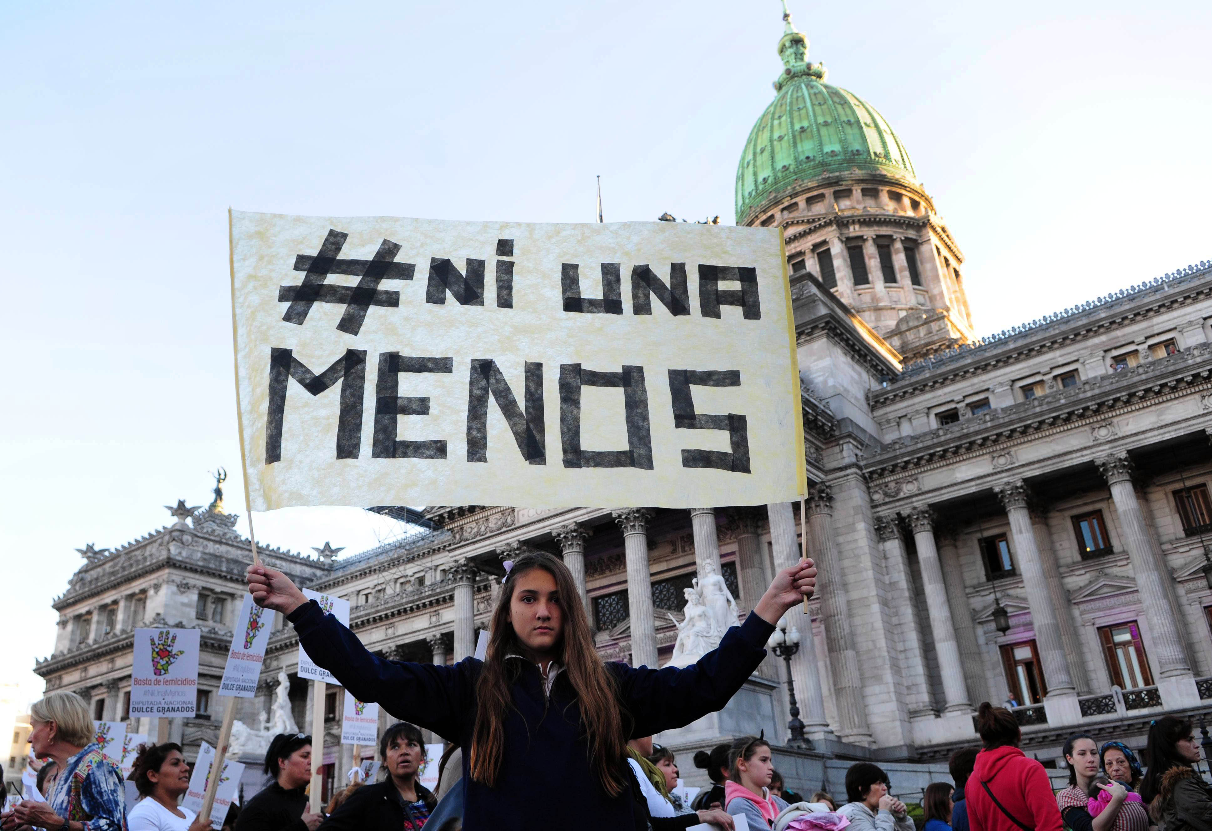 Presidente de Ecuador presenta proyecto para erradicar violencia de género: “Ni una menos, nunca más”