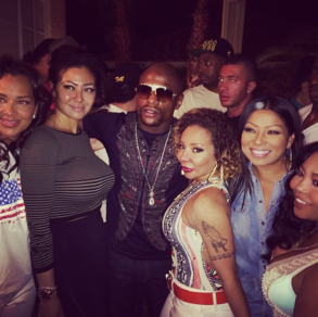 Mayweather: “Abrí un club de strippers porque los senos y las vaginas no pasan de moda”