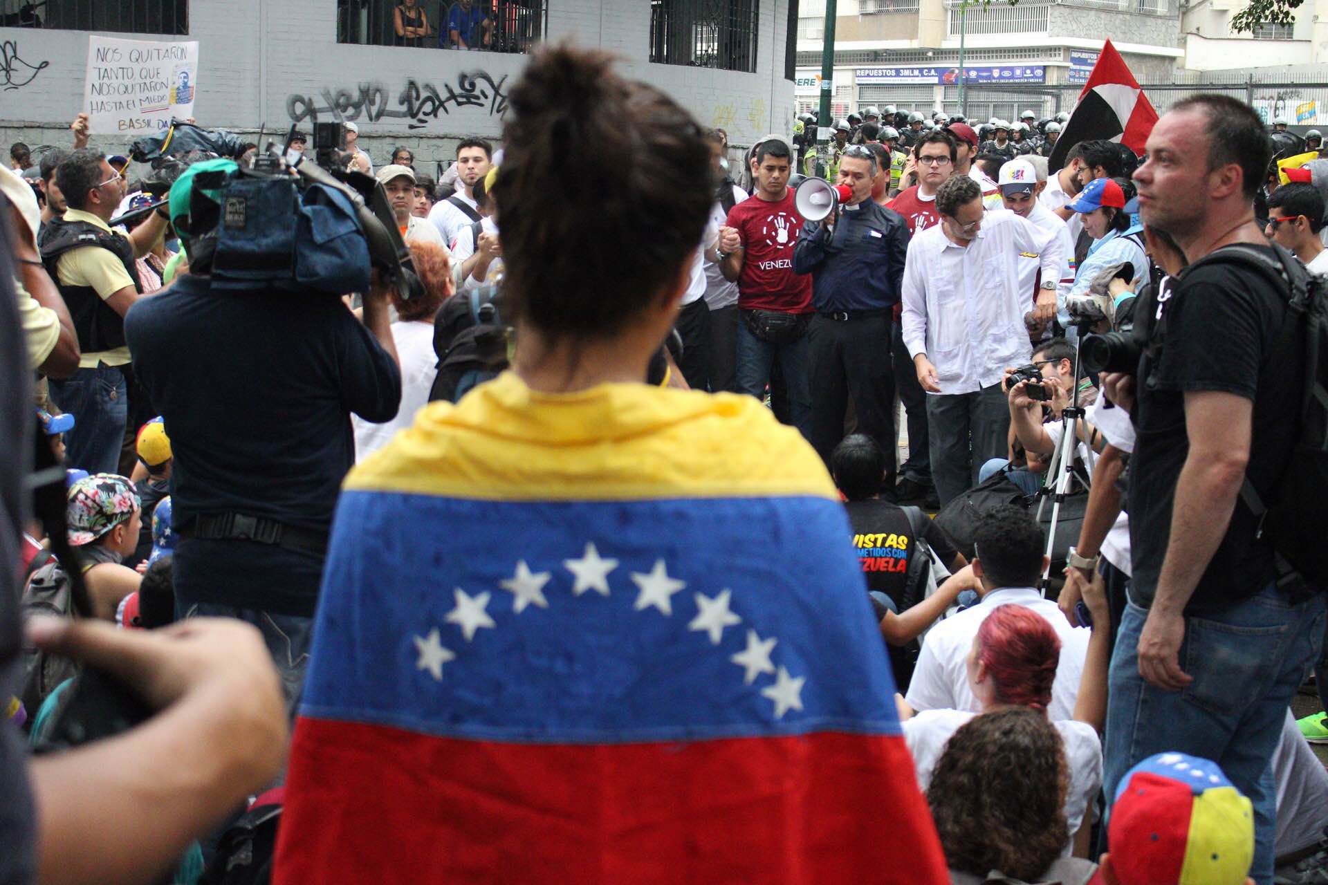 Venezuela repudia “grosera e infame agresión” del vicepresidente de EEUU