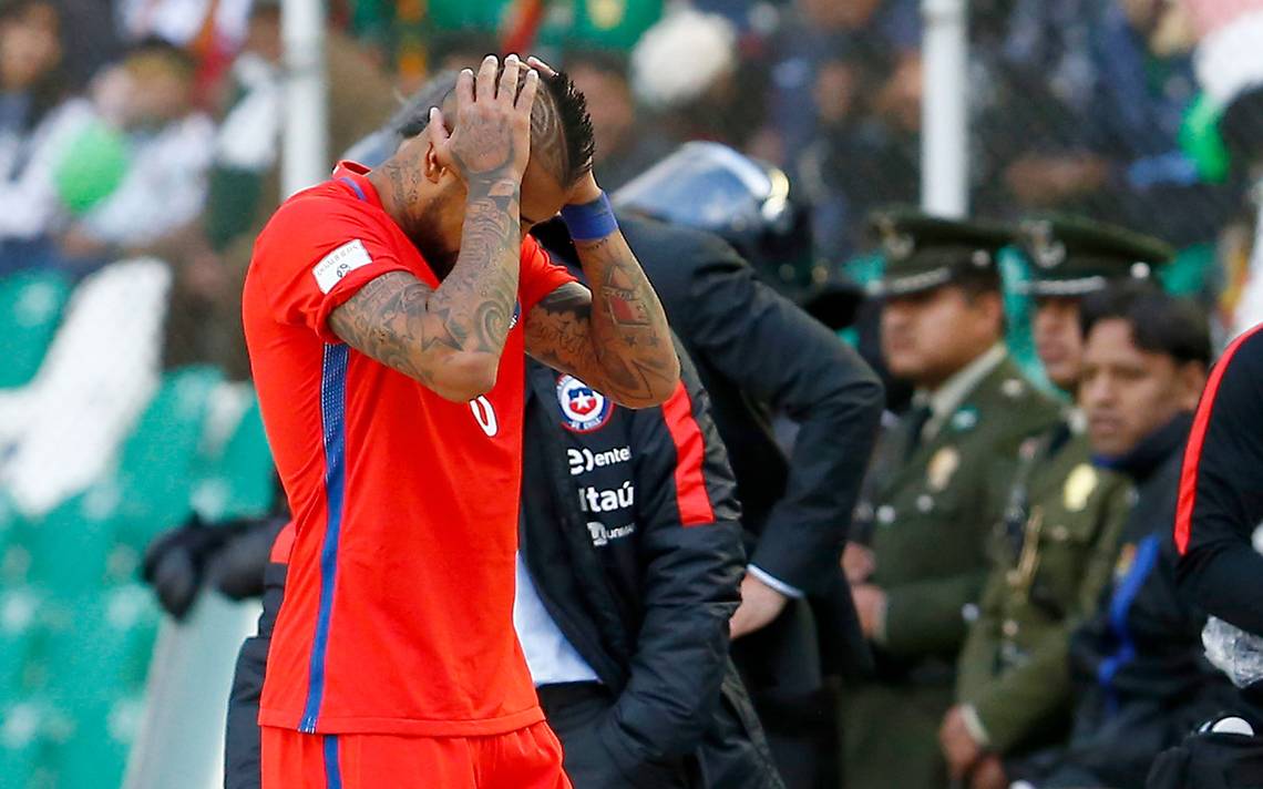 Vidal ofrece disculpas por la derrota y desliza su fecha de retiro de «La Roja»