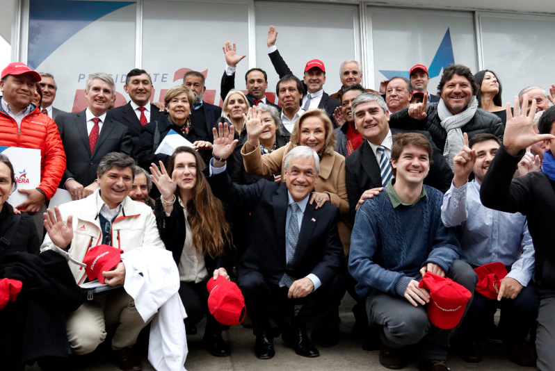 Piñera presenta su nuevo gabinete y varios se repiten el plato
