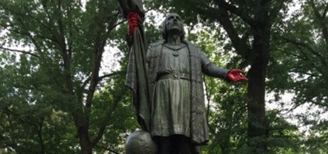 La estatua de Cristóbal Colón en Central Park amanece con las manos pintadas de «sangre»