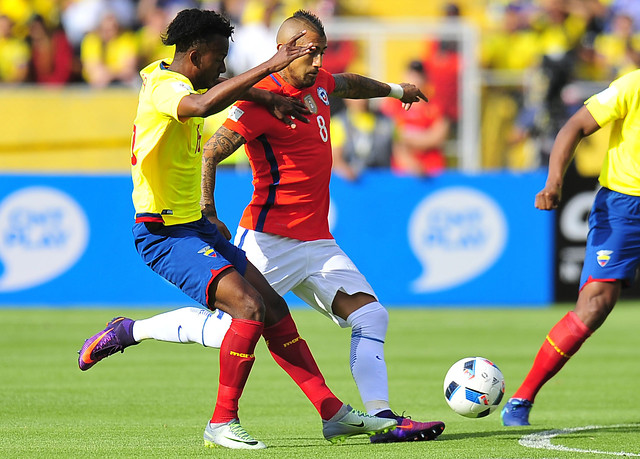 Hinchas de la Roja agotan en minutos entradas más baratas para duelo Chile-Ecuador
