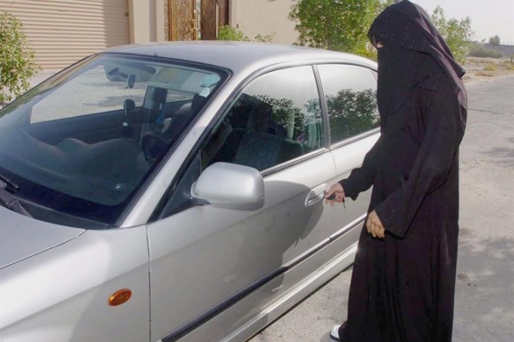 Arabia Saudí: Tras autorización del Rey, las mujeres ahora podrán conducir automóviles