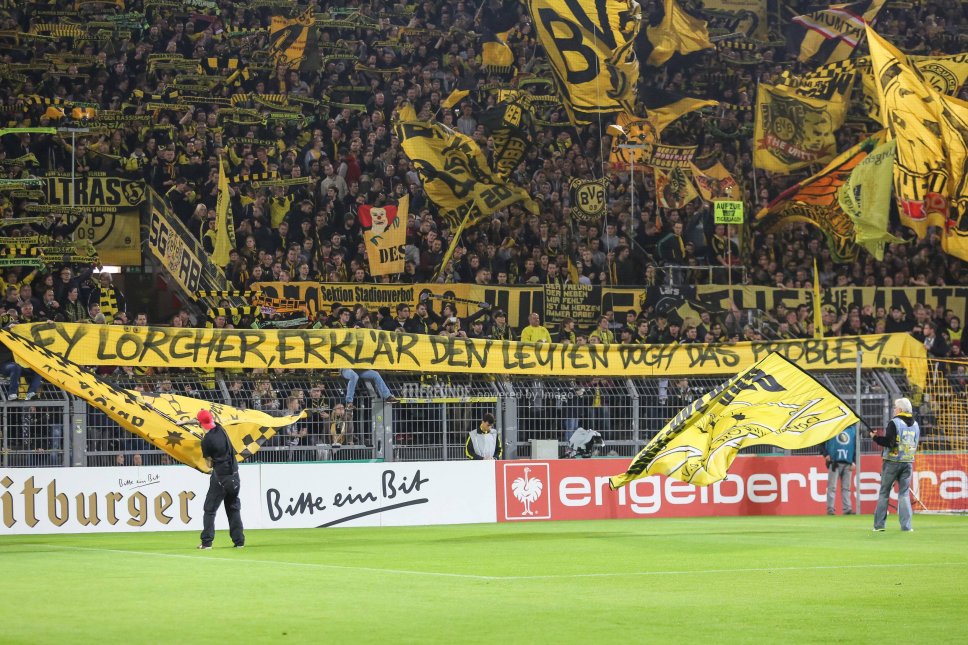 VIDEO: Campaña del Borussia Dortmund que ridiculiza a la ultraderecha en Alemania