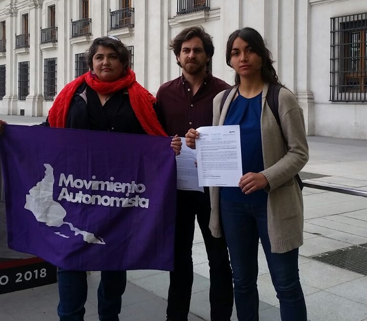 Movimiento Autonomista entrega carta a Bachelet demandando derogación de Ley Antiterrorista