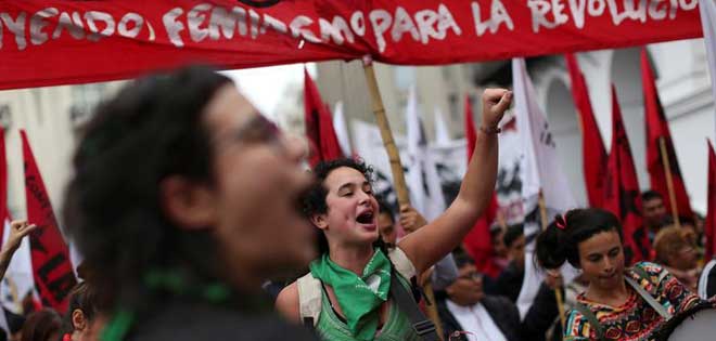 Miles de personas marchan en Argentina para pedir la despenalización del aborto