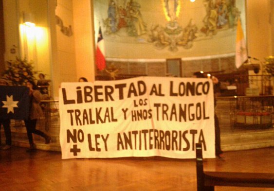 Se toman Catedral de Concepción en apoyo a comuneros que cumplen 108 días de huelga de hambre