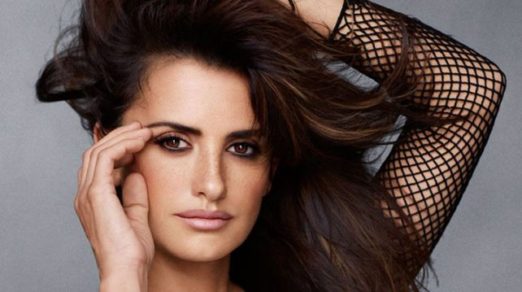 Fotos | Penélope Cruz deslumbra con audaz sesión fotográfica en ropa interior de encaje y las redes no hacen más que halagarla