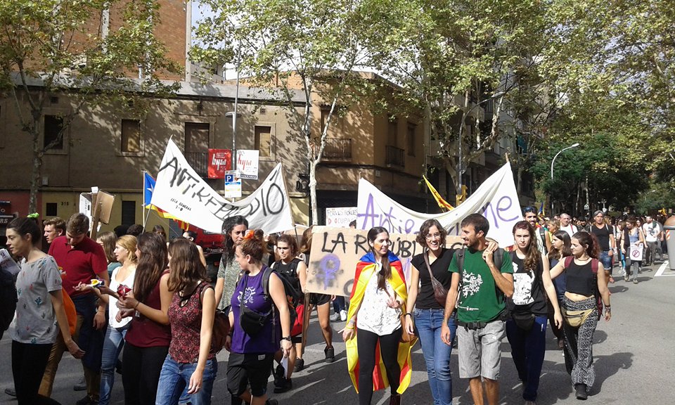 Se realiza huelga general en Cataluña por la actuación policial durante el referéndum