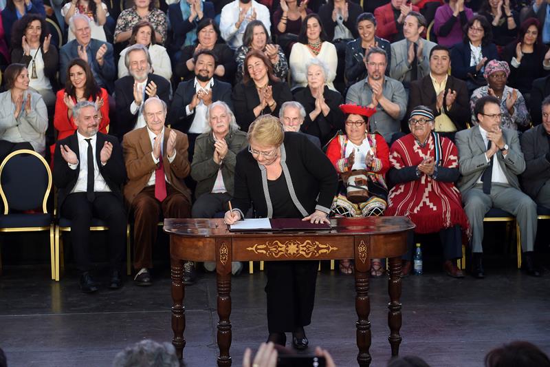 Persisten las dudas: ¿Presentará Bachelet el anunciado proyecto para modificar el sistema de pensiones?
