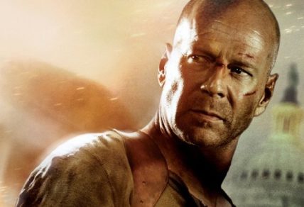 Fotos | Bruce Willis está marcando tendencia mundial y ha despertado las risas con este particular disfraz de Halloween que se aleja de su imagen de tipo duro