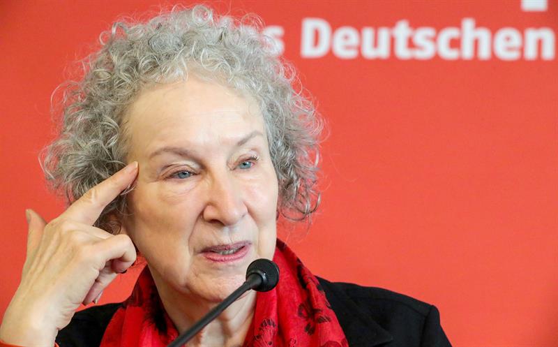 Escritora canadiense Margaret Atwood recibe el Premio de la Paz de los Libreros Alemanes