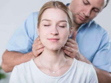 Conoce al doctor que da masajes con «final feliz»