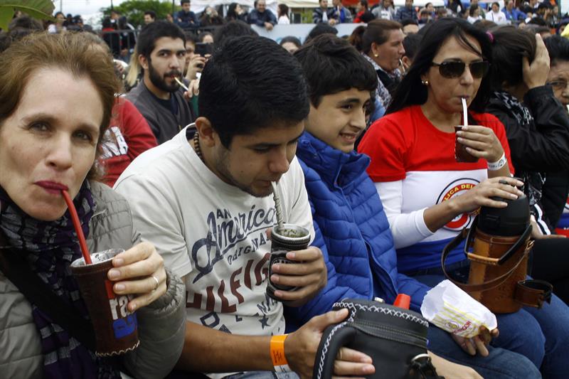 Paraguay bate récord Guinness con la ronda de tereré más grande del mundo