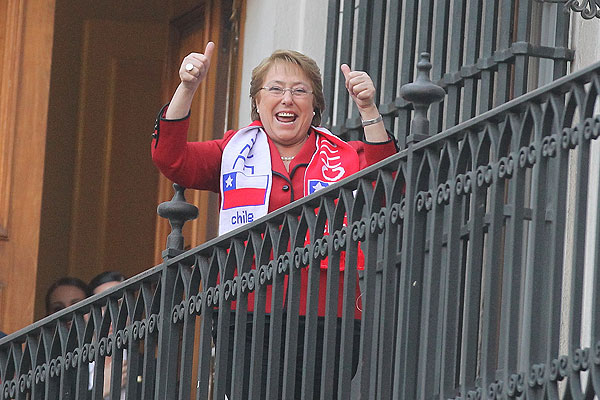 Bachelet confirma viaje a Sao Paulo para apoyar a «La Roja»