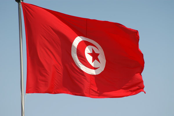 Túnez: Tribunal condena a la cárcel a un extranjero y su pareja tunecina por besarse en público