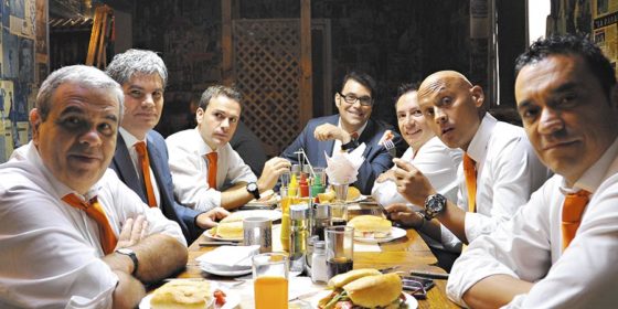 Importante rostro del área deportiva de Canal 13 fue desvinculado de la estación televisiva