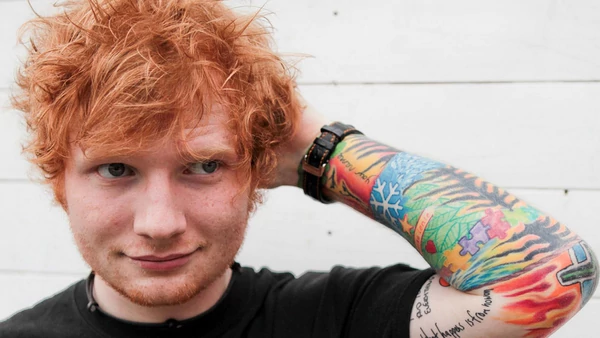 Ed Sheeran sufrió aparatoso accidente de tránsito y se encuentra hospitalizado