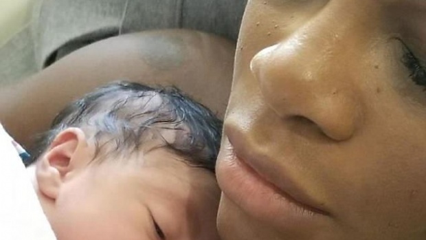 A un mes de ser madre, Serena Williams mostró su tonificado cuerpo