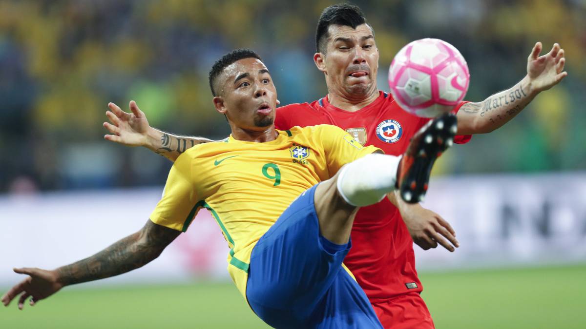 Chile cae ante Brasil, Messi mete a Argentina en el mundial y Perú consigue repechaje empatando ante Colombia