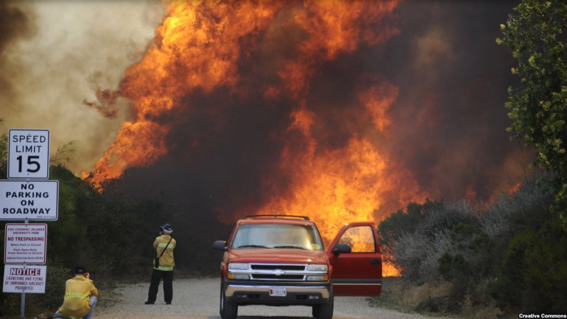California: Incendios dejan 1.500 edificios arrasados y cientos de evacuados