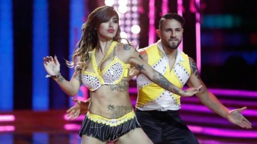 Angie Jibaja se lució bailando «waka waka» junto a sus hijos y las redes aplaudieron su actuación