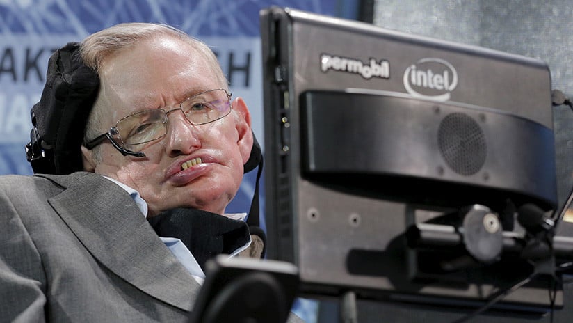 Stephen Hawking da su explicación de por qué los robots acabarían con la humanidad